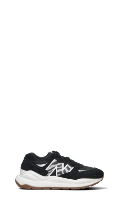 NEW BALANCE Sneaker donna nera in suede